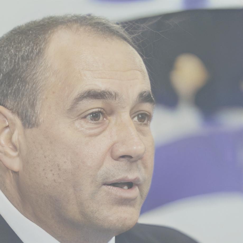 Retrato de Ilari Toivonen, especialista en comunicación financiera empresarial