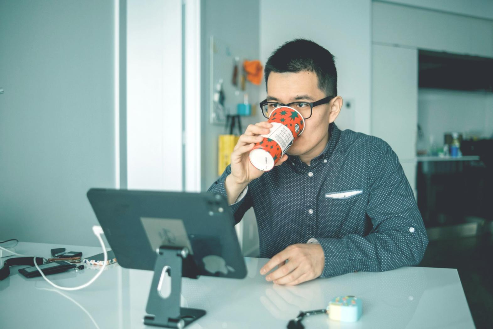 Sesión práctica de formación presupuestaria con casos reales de empresas españolas